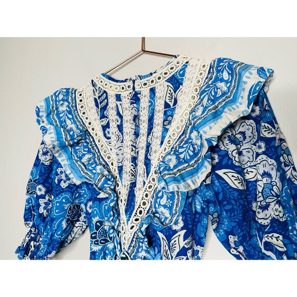 FARM RIO Full Of Flowers Blue White Lace Ruffle Deep V-Neck Jumpsuit Size Small - Picture 8 of 9